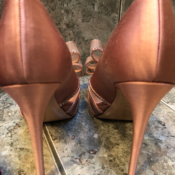 Valentino Peep Toe Pump - Picture 7 of 8